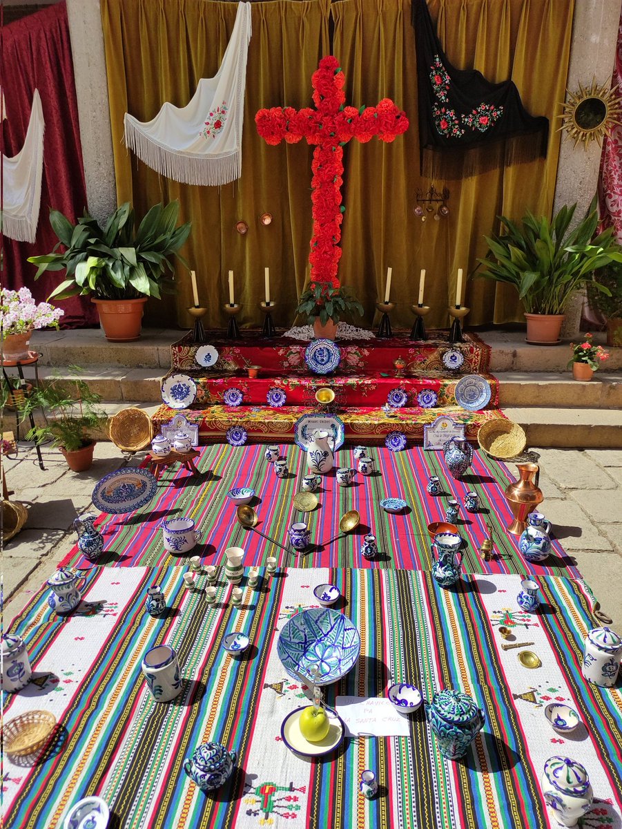 JLBombardino's tweet image. En este importante y tradicional día para Granada, visitamos las Cruces de nuestro Distrito #Chana que son fuente de dinamización vecinal y ciudadano.

Enhorabuena a las que han sido distinguidas en el Concurso de este año.

#DiadelaCruz23 #EquipoMarifran