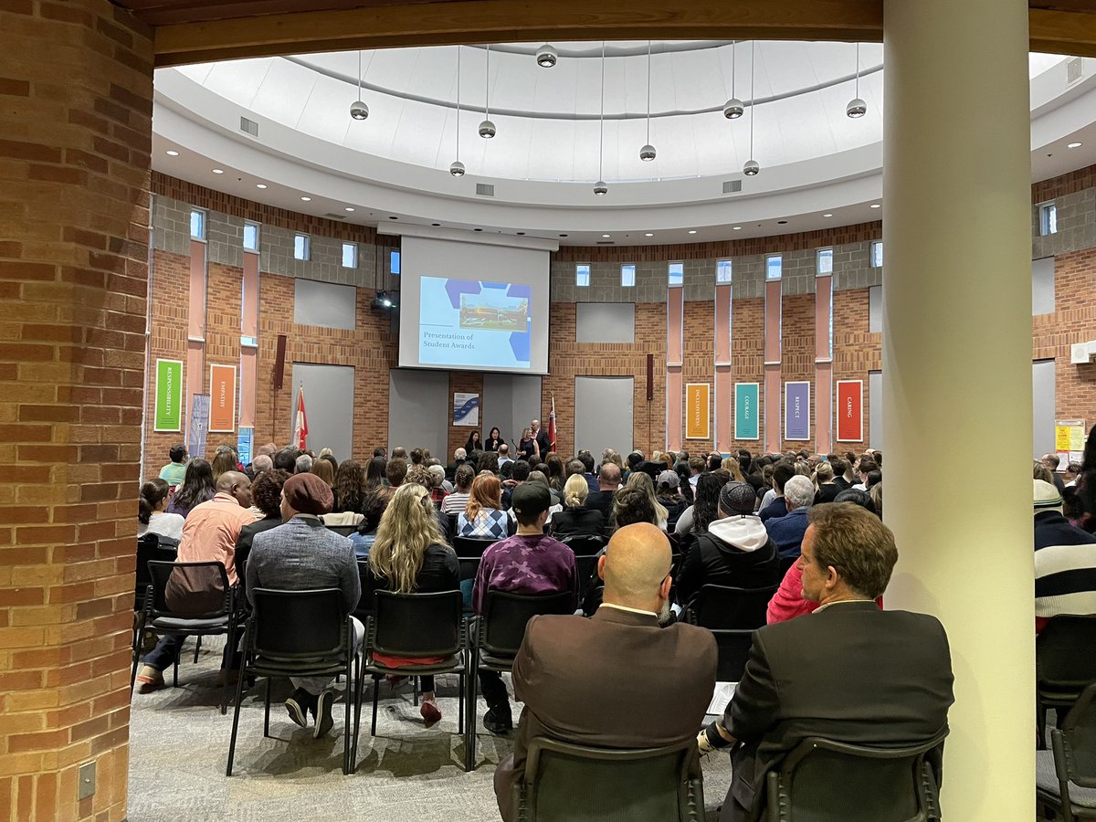 D17Teachers's tweet photo. Last night our Excellence in Education Committee hosted the Night of Excellence. It was incredibly well organized and celebrated all of the great work that happens every day in our schools. 

Congrats to winners Peter Humphries and Stephanie Cryer and all of the student winners! https://t.co/ikjqoS22qq