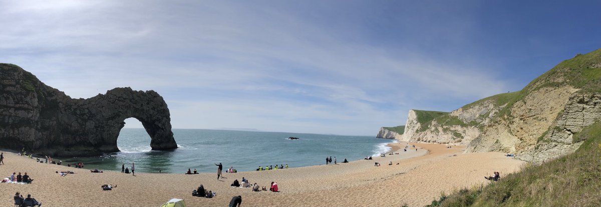 Splendid day of geology skills training with @UOP_SEGG students @jurassiccoastin, Dorset 🇬🇧

My first visit back since running over these hills in the 100 km Jurassic Coast @UltraChallenges last year! 😁