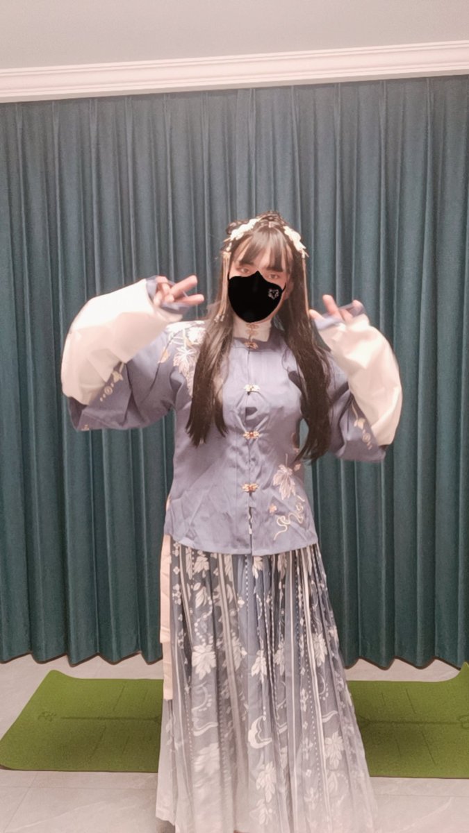 CD442227's tweet photo. 今天尝试一下汉服，太热🥵啦
#Crossdreser #伪娘 #伪娘露出 #女装男子 #女装男 #打飞机 #伪娘自慰 #伪娘母狗 #伪娘日常 #伪娘cd #伪娘勾引直男 #伪娘肉便器 https://t.co/UjgdNjxkTm