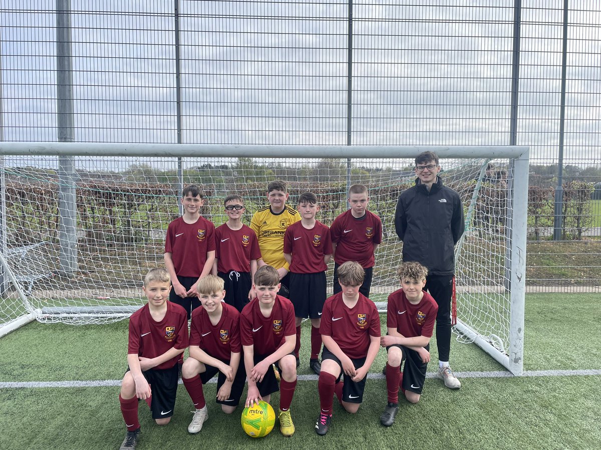 LochgellyHWB's tweet photo. Our S1 boys showing off our new Lochgelly High kit yesterday🤩 Great performances from the team to finish 2nd at the Fife Schools U13 7s Central Tournament 🏅⚽️ https://t.co/VoIGU3VXPV