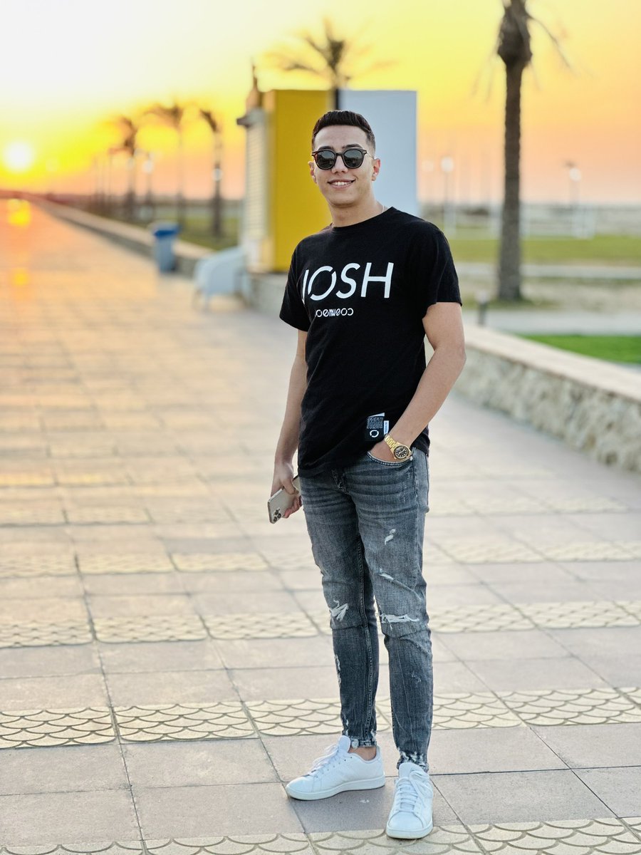 3liwail22's tweet photo. 🌚🕊 https://t.co/xZ9GMKftBN