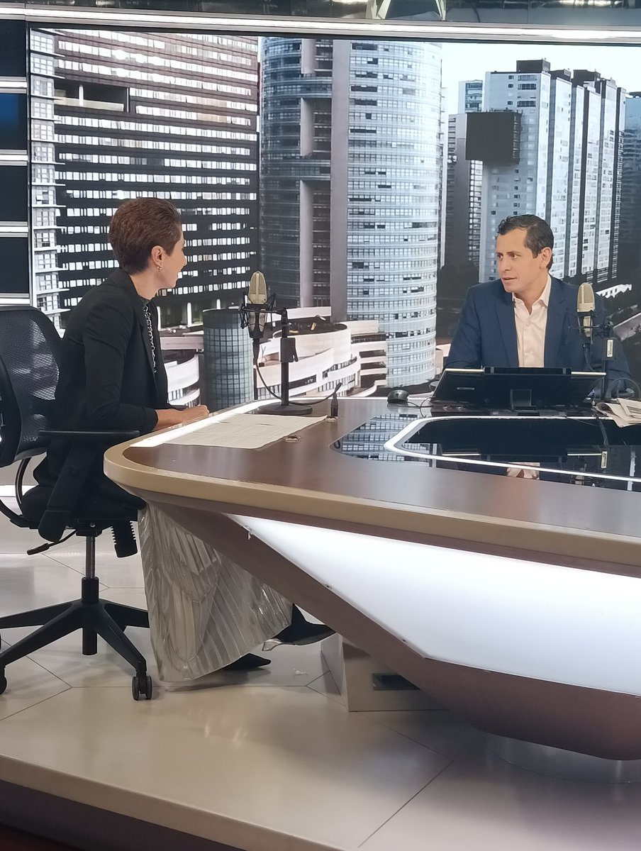 📣 En estos momentos Ángela Gómez,    Presidenta de AMITI, en el programa de Rodrigo Pacheco "Imagen Empresarial" por el 90.5 FM. Sintoniza! 📻