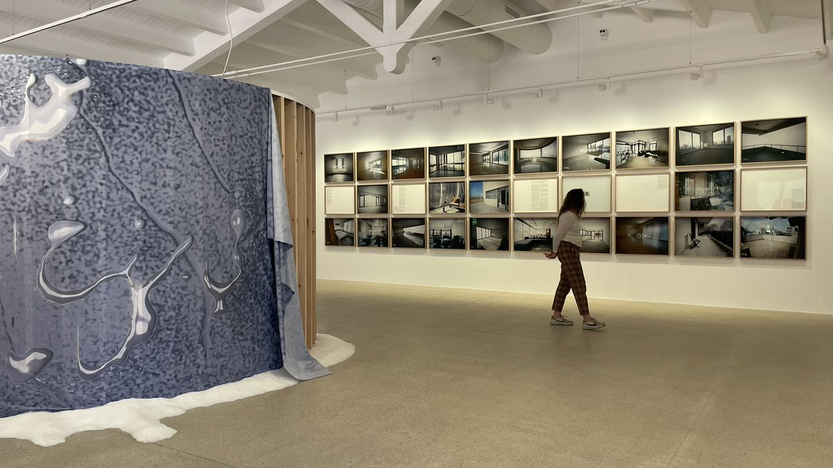 annacrosas's tweet photo. «Després del mediterrani”, exposició a @HauserWirth comissariada per @orifondevi. 

Visita d’Erola Arcalís a alumnes de l’Escola d’Art de Menorca. https://t.co/HgxTATPXE9