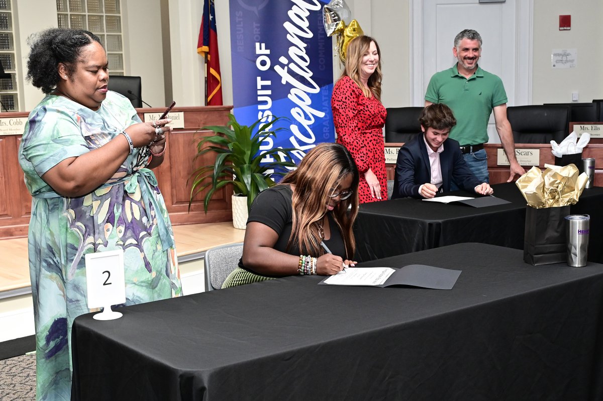 HenryCountyBOE's tweet photo. HCS hosted its Future Educators Signing Day ceremony on Tuesday to celebrate the latest group of students pledging to become teachers after completing their college coursework. We congratulate these students and thank them for their commitment to education! #YouBelongInHenry https://t.co/u8pDKaasWl