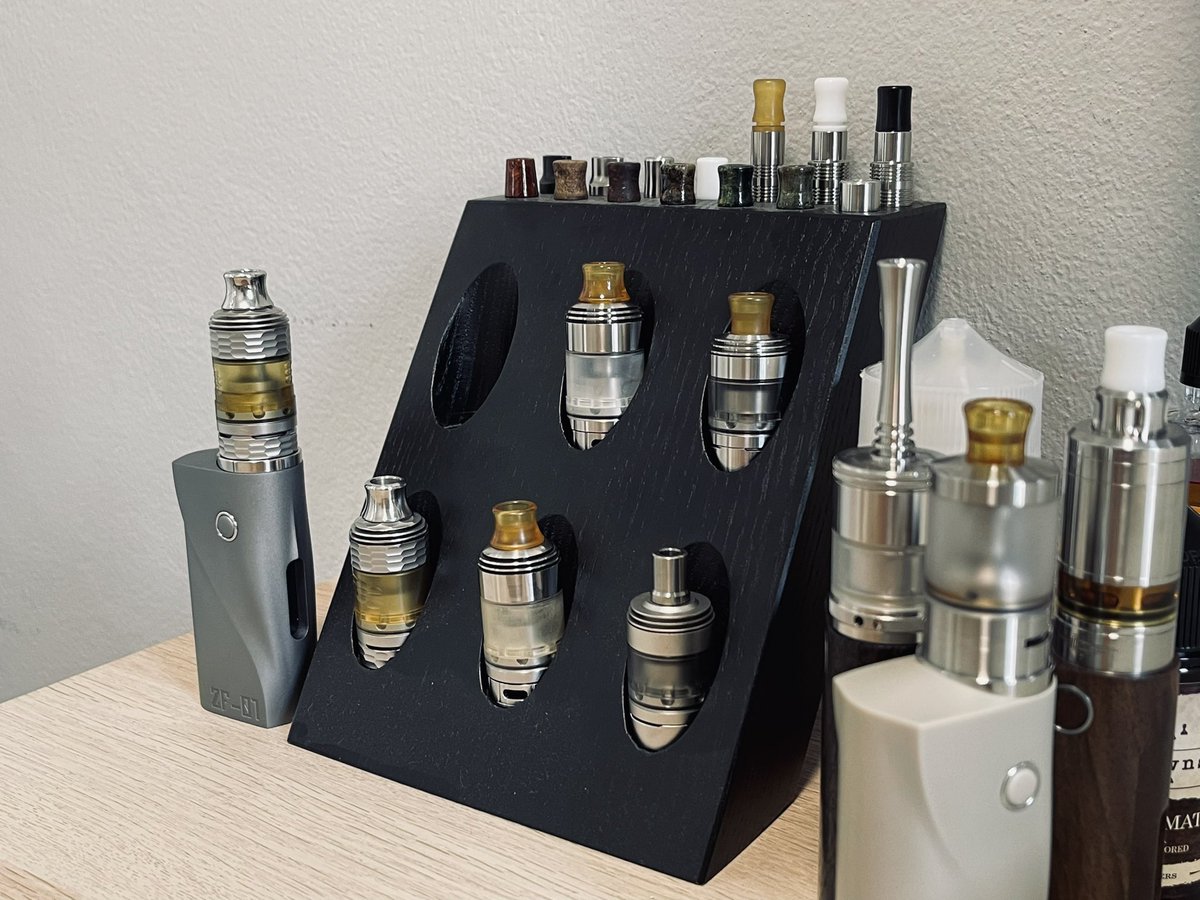 Jedwood_'s tweet photo. Hussar vapes &amp; Rta lover ✊🏻

#thesteamrebellion Alu Grey &amp; Peek
#milomods Bog Oak &amp; Walnut
#hussarvapes
#hussarrtav1 Ss
#hussarog Ss
#hussartheendedition 2
#hussar1o5rta Ss
#hussar1o5rta Satin
#skylinerta
#narvarta
#taifungtrrta
#gramdriptip
#sacasafuji
#mtfuji https://t.co/GgSxUMYIV8