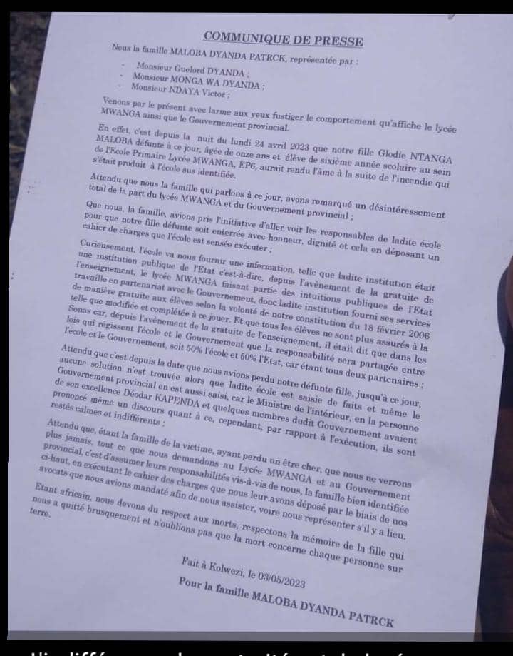 coeurdafriqueM's tweet photo. 🔴#RDC: La famille biologique de la défunte #Glodie #MALOBA décédée lors de l'incendie du lycée #mwanga s'exprime sur le comportement des autorités et le lycée.  La pauvre n'est pas encore enterrer le gouvernement désintéressé totalement .Ah aucun respect a7x morts.

@benjimk https://t.co/S1tJ5s1K4W