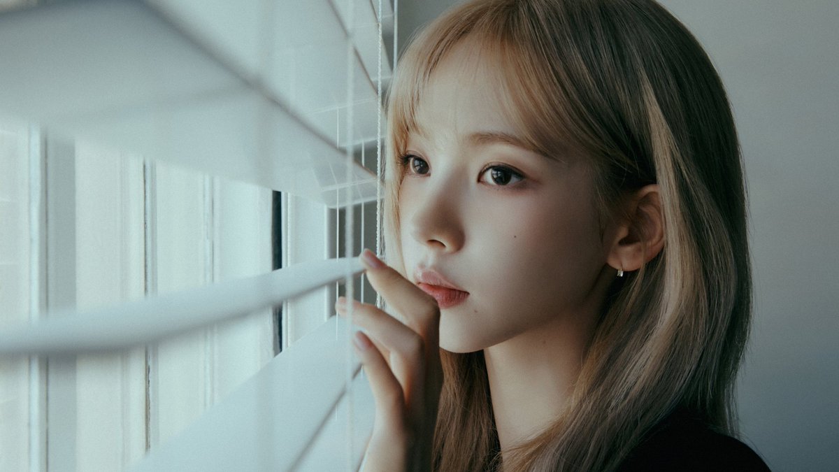 PRlSM_ENT's tweet photo. ⠀ ⠀⠀
[ AESPA ] 

ÆSPA 에스파 
< WELCOME TO MY WORLD >
MV RELEASE : 2023.05.03 
⠀ ⠀⠀ https://t.co/H9ZWGNzghy