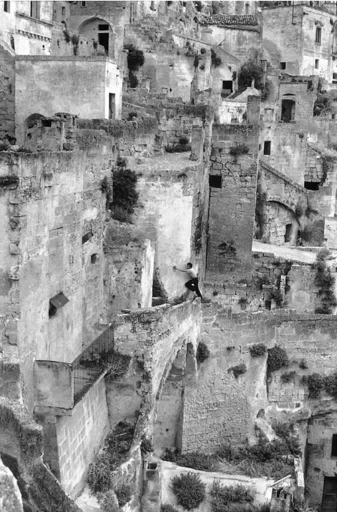 ddgphoto's tweet photo. Matera, 1973. Henri Cartier Bresson.
#weareinpuglia #henricartierbresson #matera #italy #photography https://t.co/uqeJTKyz73
