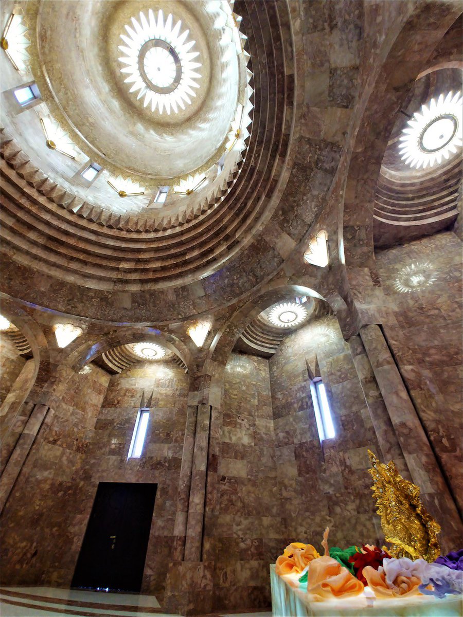 caucasusvisuals's tweet photo. Quba Mêrê Dîwanê, the largest Yezidi temple in the world. Located in the village of Aknalich in Armenia. Opened in 2019. Architect Artak Ghulyan. https://t.co/Nq87o1wltw