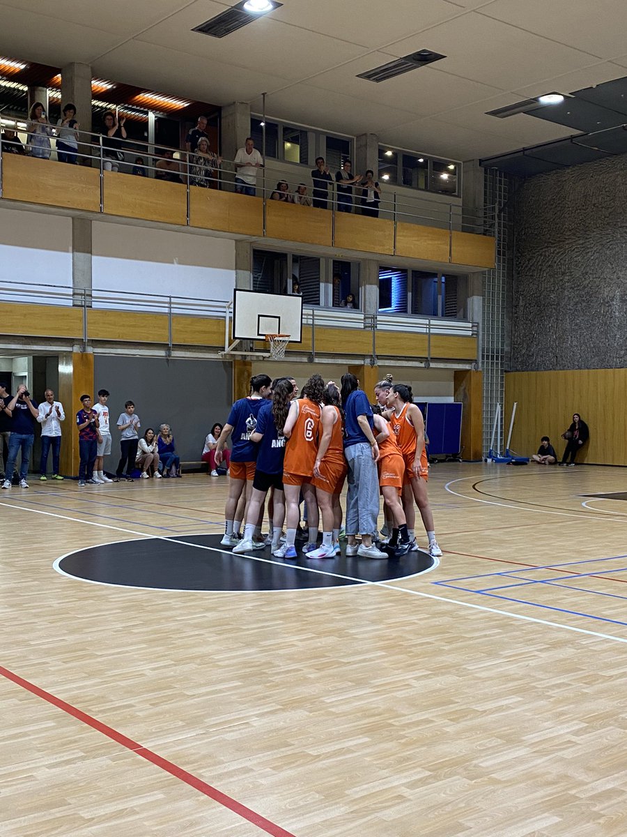 safaclaror's tweet photo. RESULTATS | 🏆 Copa Catalunya 

#SenAFem 6️⃣0️⃣
@sese_basquet 7️⃣2️⃣

#SafaClaror | #ForçaSafa https://t.co/4Zn9mTaD6T