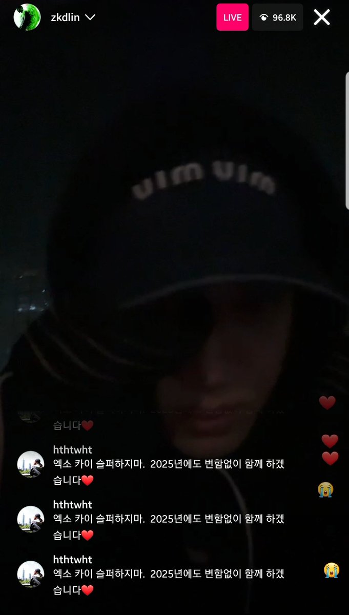hthtwht's tweet photo. Telling Jongin to not be sad, we'll be here in 2025 just as usual. 🐻❌😭
Bear here crying on IG live sadder than everyone..

@weareoneEXO  #KAI https://t.co/X1d7PoZpyg
