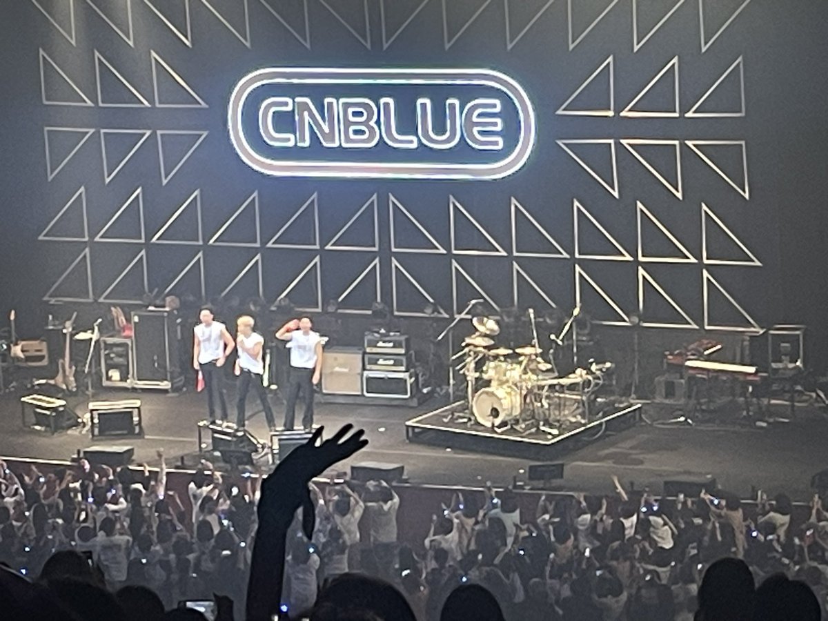 miffpy's tweet image. 横浜公演に行って来ました。
ご一緒してくれたチングちゃんありがとう🙏
色んな感情が入り混じってるので感想が書けない..今夜寝れないかも😭😭😭
思いがけず久々に昔のままのチングちゃん達と会えて嬉しかった🥹🥹🥹