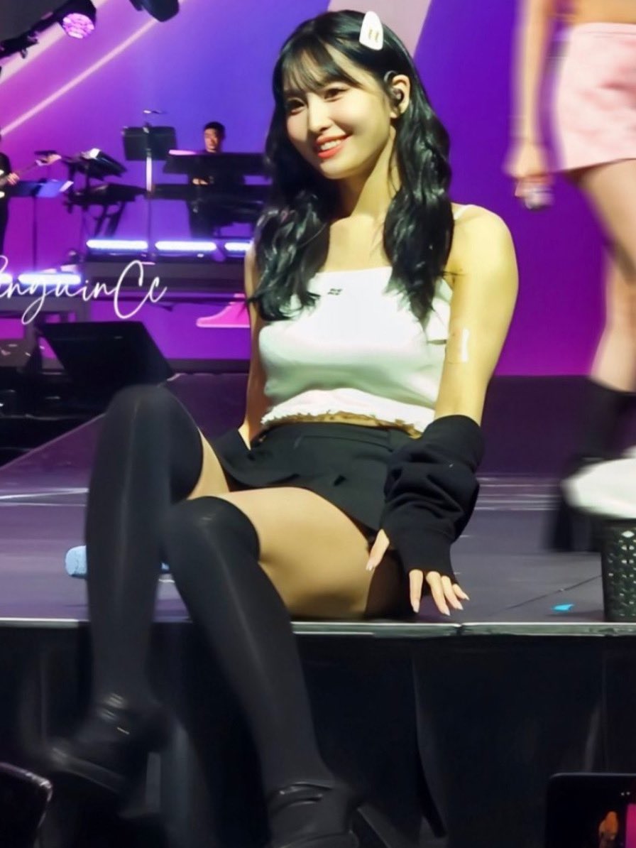 momo tweet media