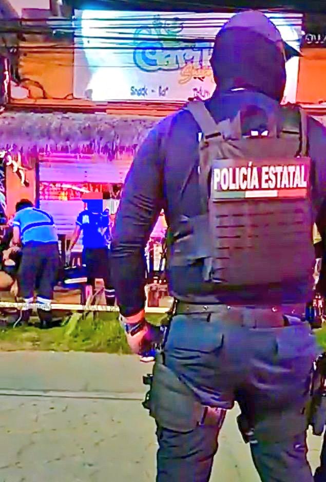 quintanaroonews's tweet photo. Escalada de violencia en #Tulum La madrugada de este miércoles un turista fue asesinado y tres más resultados lesionados en el bar Caribe Swing. La inseguridad ha aumentado desde hace menos de 2 meses, cuando @diegocastanonmx asumió la presidencia municipal interina de Tulum. https://t.co/mWIB0nSYVS