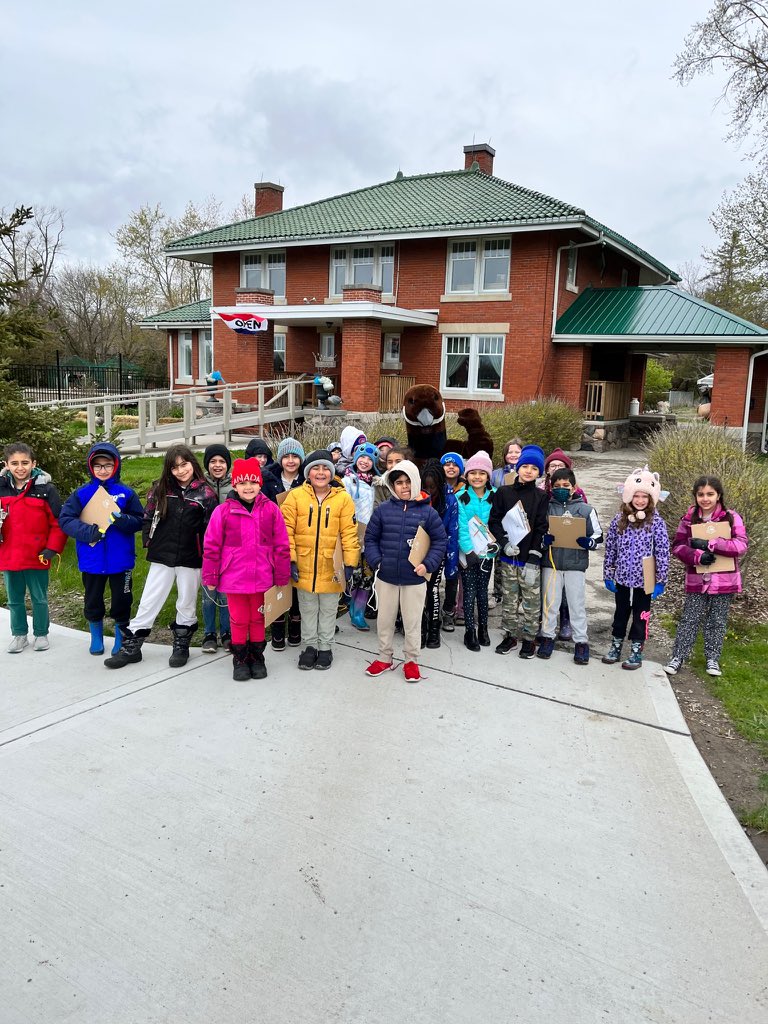 MrsPizzuto's tweet photo. Great day on our field trip to Jack Miner yesterday. @BrentMortenson @JAMMustangs https://t.co/mzNvnm91Lz