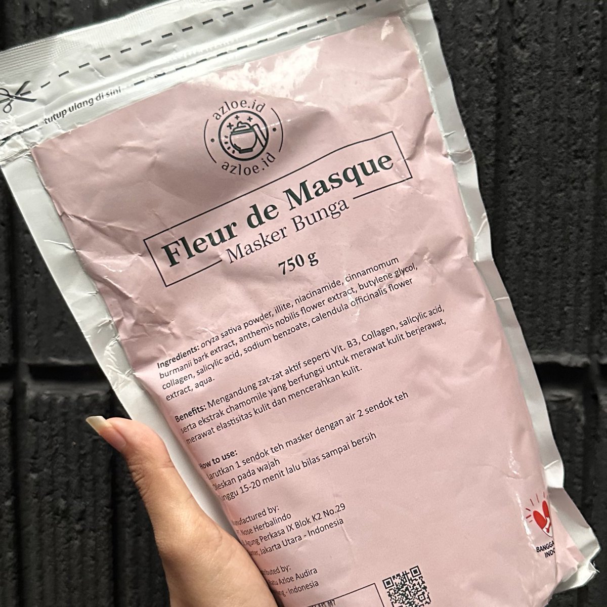 cloudysnowys's tweet photo. ‼️GIVEAWAY UNTUK 10 ORANG‼️

aku mau bagi bagi masker favorite aku rulesnya gampang banget ⤵️

• RT &amp; LIKE TWEET INI
• follow @AzloeOfficial 
• rep mau yang gruntee/fleur

✨MASING MASING DAPET 750gr✨ https://t.co/WzTOWaGNmb