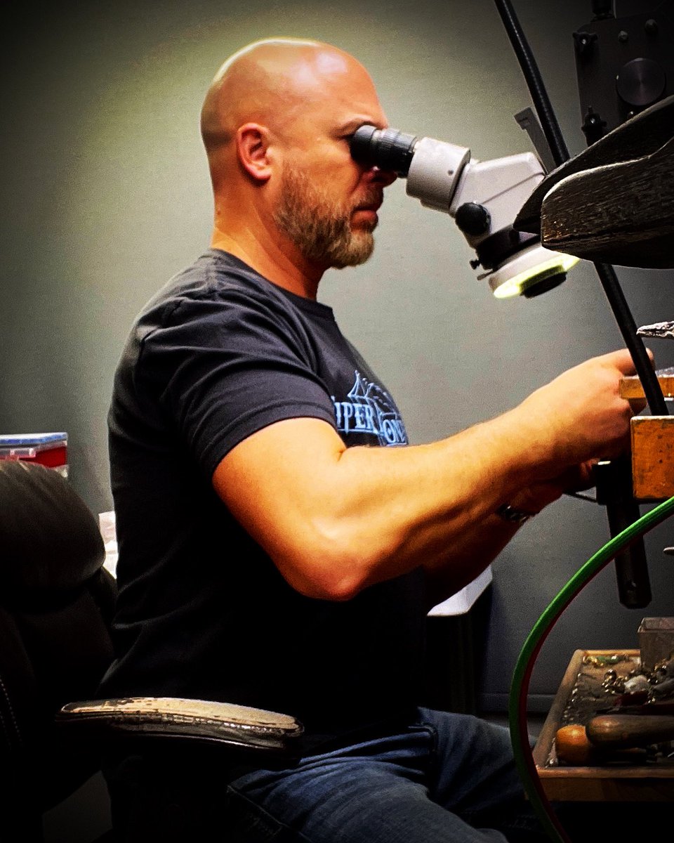 PiperDiamondCo's tweet photo. Workshop Wednesday at Piper Diamond Co!

#jeweler 
#handcrafted 
#handmade 
#customjewelry 
#ijomasterjeweler 
#diamonds 
#engagement 
#piperdiamondco https://t.co/wXO1DaRTlh