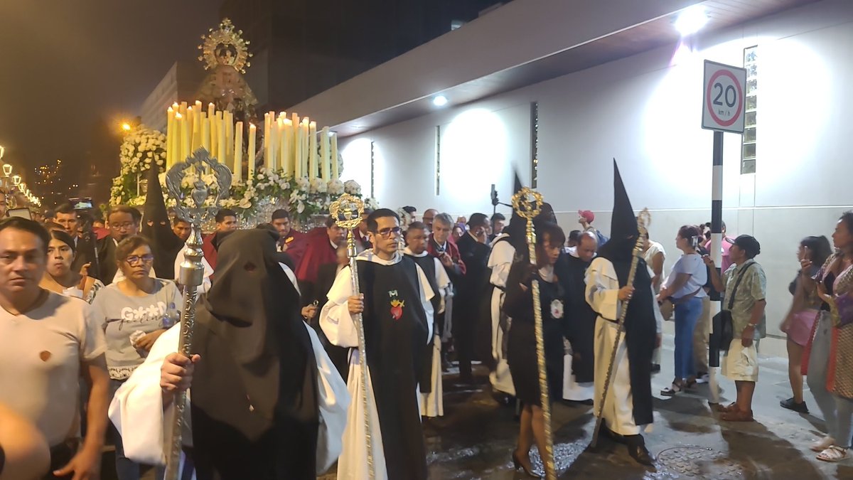 Procesión en el Centro de Lima por Semana Santa 2023