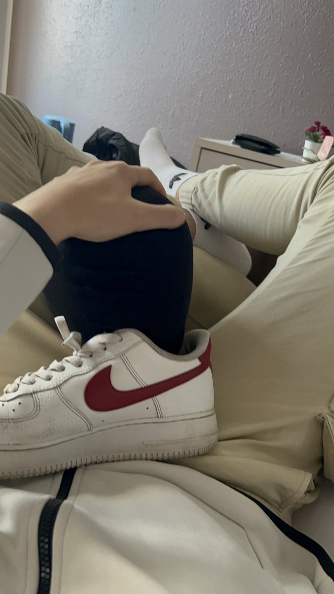sneakboysox's tweet photo. Sniff my rank af1 you stupid whore 😈

Who’s next?😂 https://t.co/YnT3eZcICc