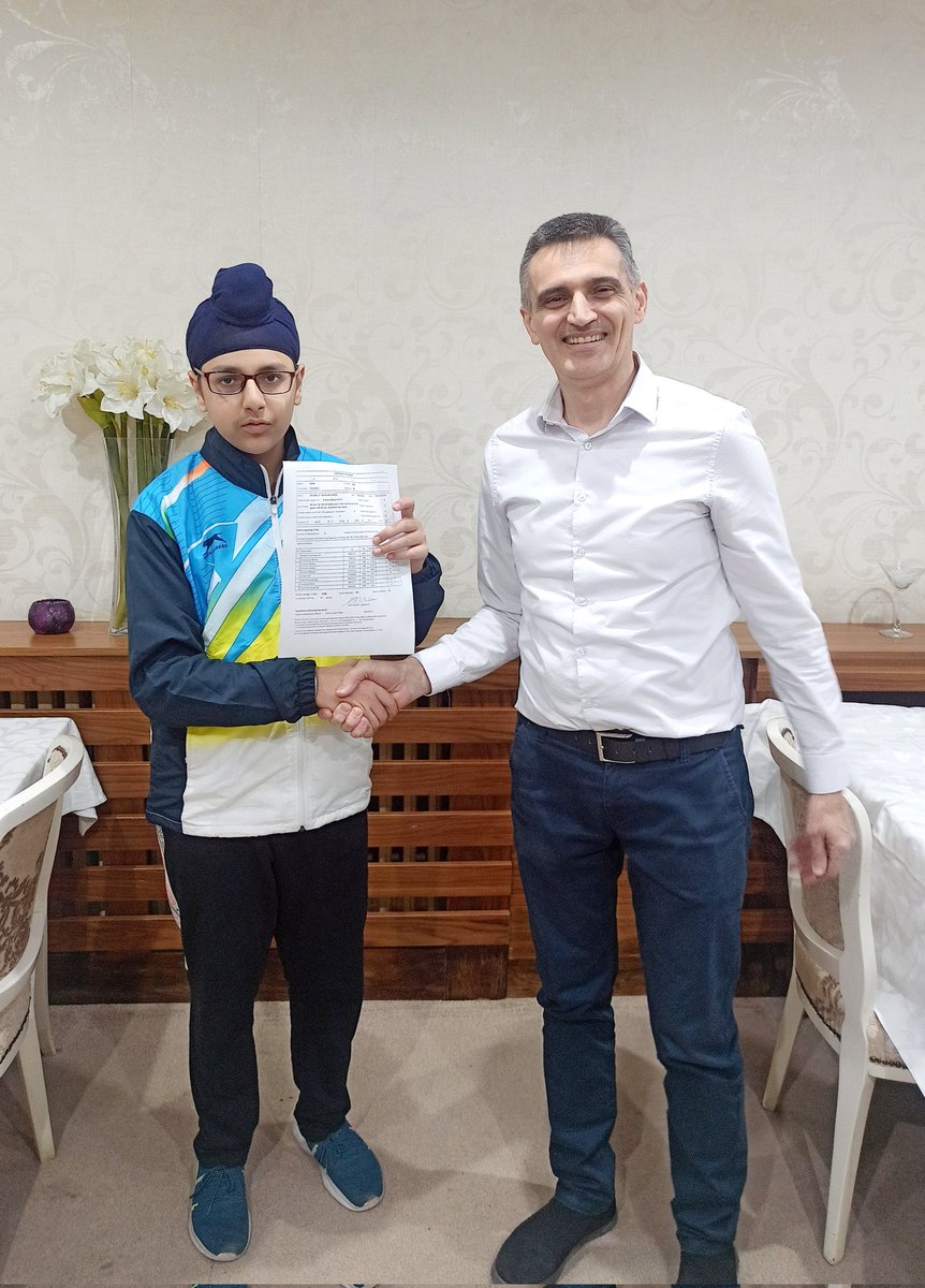 SahibSinghChess's tweet photo. Achieved FM (Fide Master) Title and My 1st IM norm. 🇮🇳
Milestones are meant to be crossed.
Hopefully, Many more awaiting.
I am extremely Thankful to my coaches and my parents for their support.
#Chess #ajedrez #fidemaster #sahibsinghknight #SahibSingh #SahibSinghChess https://t.co/6kBnj9ewSb