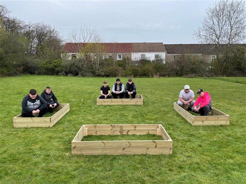 CEBEWLC1's tweet photo. Our HCI Intro to construction students constructed and fitted x4 planters for Harrysmuir Primary School's new community garden! #westlothiancollege #Construction #harrysmuirprimaryschool https://t.co/qly13NOEgs