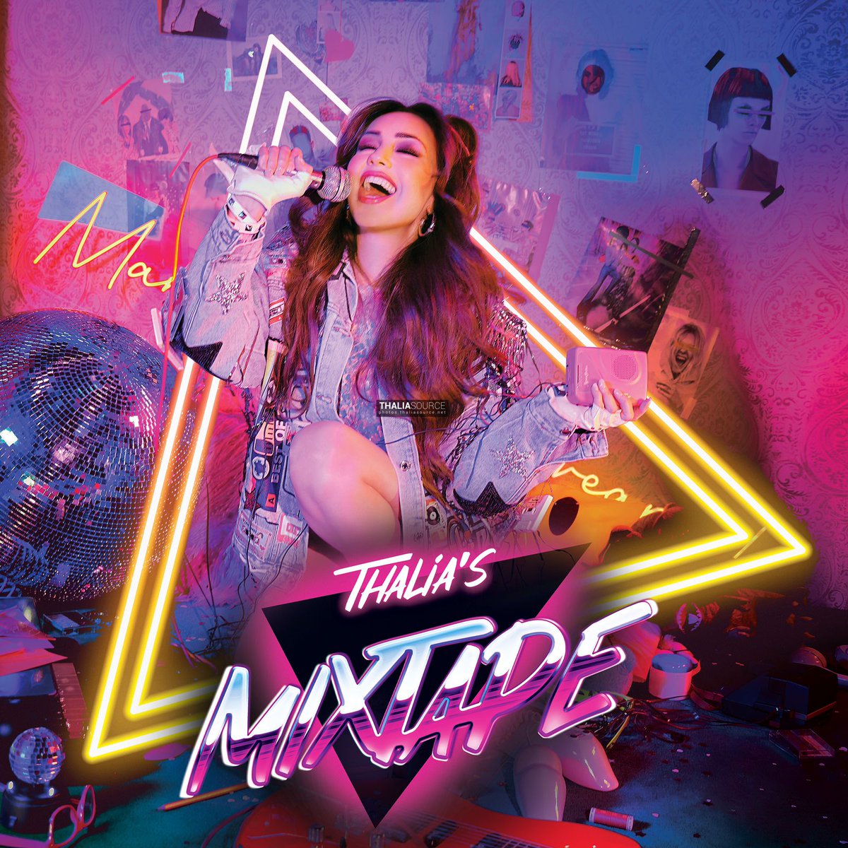 ThaliaData's tweet photo. Pese al hate que le hacen a @thalia ella obtuvo 9 #1 con su nuevo disco #MixTape en Itune  ❤❤❤❤ 
#1 México 🇲🇽
#1 Usa 🇺🇸
#1 Hungría 🇭🇺
#1 Bolivia 🇧🇴
#1 Costa Rica 🇨🇷
#1 Brasil 🇧🇷
#1 Chile 🇨🇱
#1 El Salvador 🇸🇻
#1 Eslovaquia 🇸🇰 https://t.co/qyzWAZ9Cxq