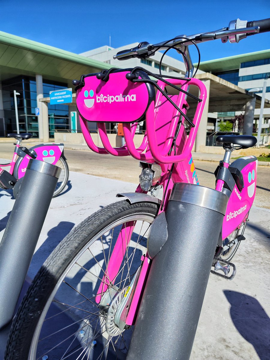 bicipalma's tweet photo. 🏥 Son Espases ja compta amb una estació de Bicipalma 🚲 a l'entrada de l'àrea d'Hospitalització.

Un total de 30 ancoratges ja están operatius 💯 des d'avui, convertint-se en una de les estacions amb ➕ capacitat de bicicletes de #Palma, 😲! https://t.co/SKCojtWsgF