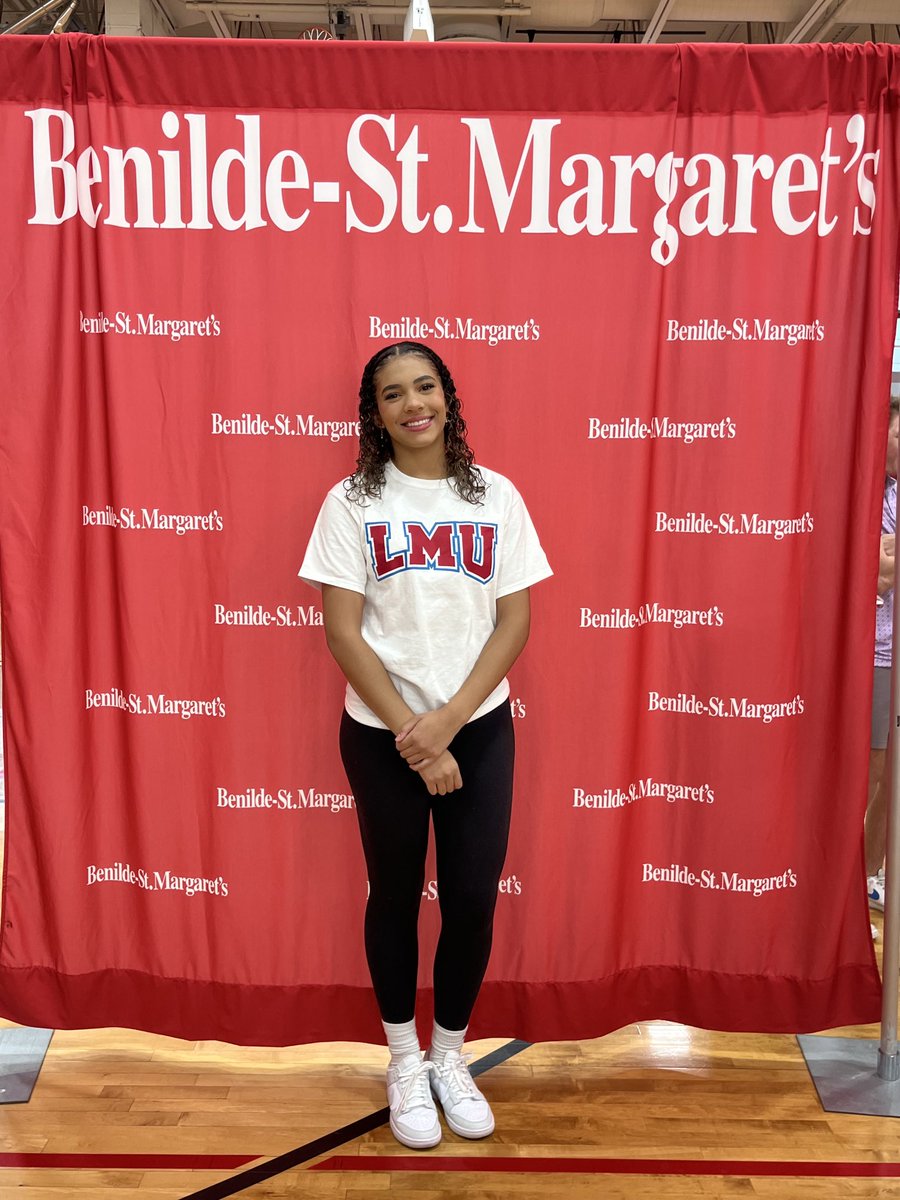 BSMGirlsHoops's tweet photo. Congratulations ⁦@SierreLumpkin⁩ on her commitment to ⁦@lmulionswb⁩! ⁦@bsmredknights⁩ ⁦@BSM_Basketball⁩ https://t.co/Xcp6z8rkjU