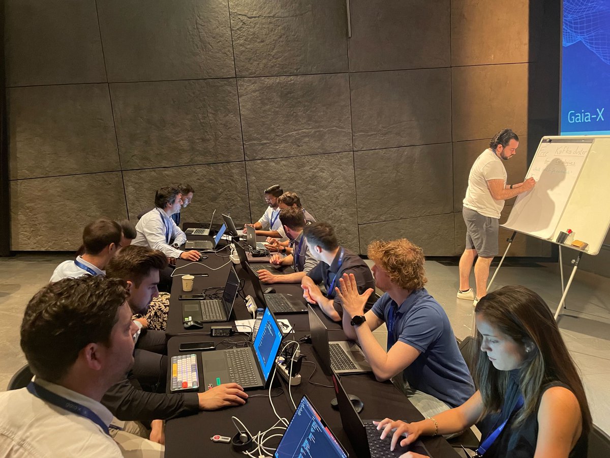baidata_idsa's tweet photo. RETO➡️#BAIDATA @Innovalia_group @SQSspain #SCSN @TNO_nieuws

📣“DIGITAL PRODUCT PASSPORT (DPP) WITH EUROPEAN MANUFACTURING &amp; GAIAX STANDARS”

Codificar una implementación DPP, basada en estándares #GaiaX para #TrustedDataTransactions #DigitalTwin y el conector @ids_association https://t.co/3hnJmkGvVW