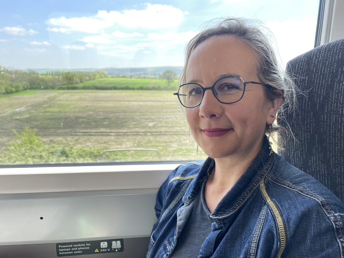 Lilydunnwriter's tweet photo. On my way to London on this beautiful spring day marvelling at the luscious green out my window. In conversation tonight with @mindandlanguage about our books. Come say hello! You can still get a ticket. Link here: https://t.co/44pb9OyQ9x https://t.co/GGQI7Eox6Y