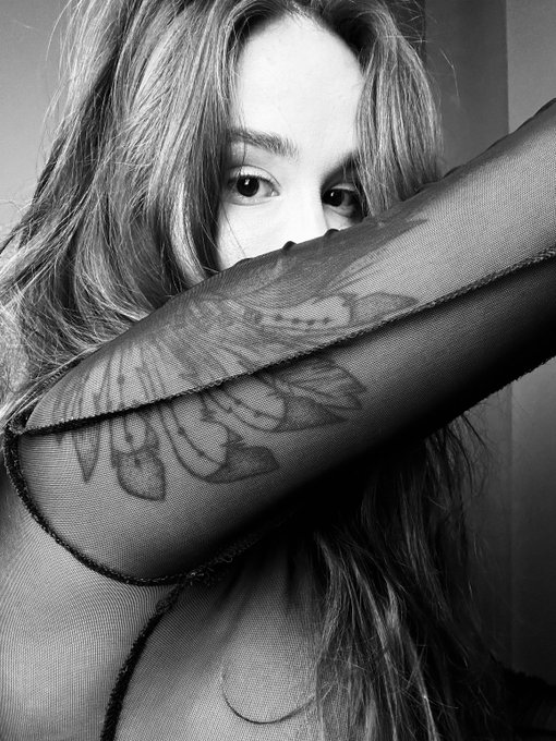 Do you want me to be your personal body pillow tonight? 🤗 #onlyfansgirl #onlyfanscreator #model https://t<a href="/tag/model"class="tags"><span>#model</span></a><a href="/tag/onlyfansgirl"class="tags"><span>#onlyfansgirl</span></a><a href="/tag/onlyfanscreator"class="tags"><span>#onlyfanscreator</span></a>