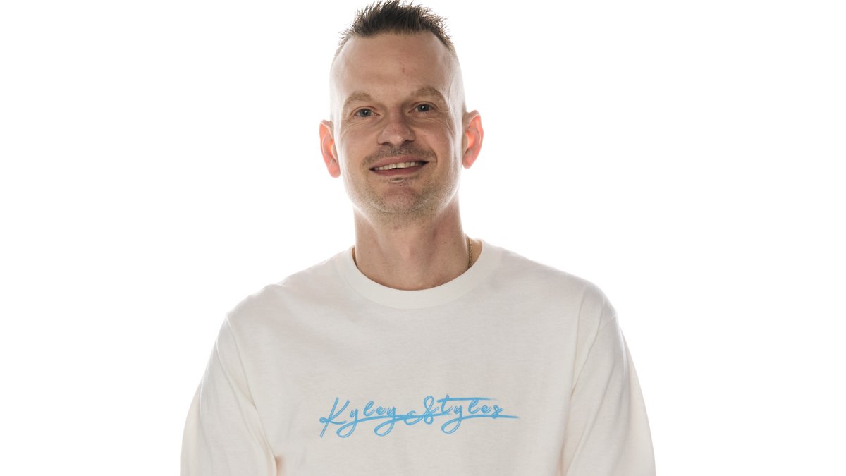 KyleyStyles's tweet photo. My new line of "signature" merchandise is simple but effective!  Check out our @KyleyStyles  line of tees, and long sleeves!

Check out what I have to offer today!
https://t.co/bKUzu0QiIJ

#shopmycloset #kyleystyles #nowplaying #website #onlinestore https://t.co/zulxbcAkRQ