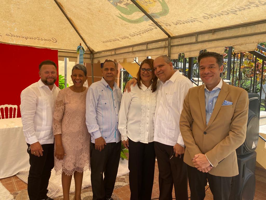 Tuamigadiputada's tweet photo. Junto a nuestra alcaldeza #SussiPerez del municipio de Matanzas en su #rendiciondecuentas2023 la cual pudo exaltar los diferentes logros que se han desarrollado en el municipi
Bendiciones de Dios para nuestra estimada alcaldeza. #SussiPerez #Matanzas #Peravia
#MercedesRodriguez https://t.co/qhNWknj0mF