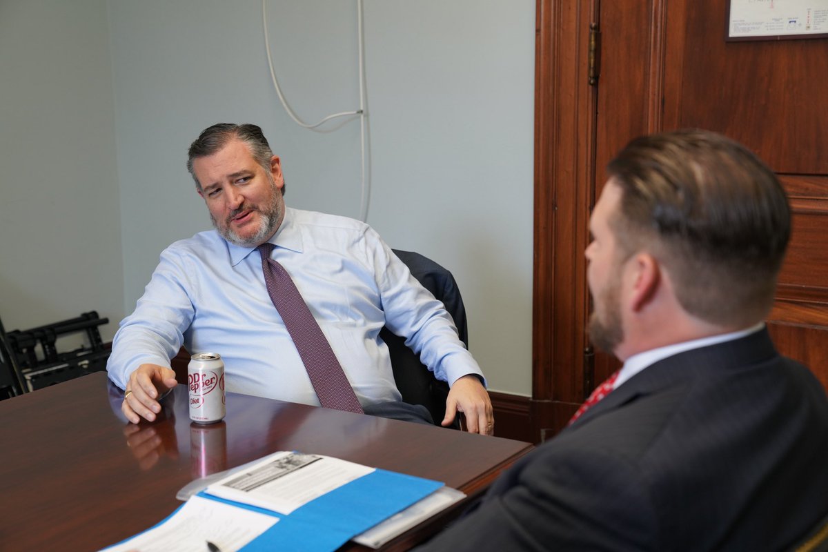 jonmcclellan's tweet image. When @tedcruz accuses you of getting old and you remind him how many years ago you started working for him……#CruzCrew