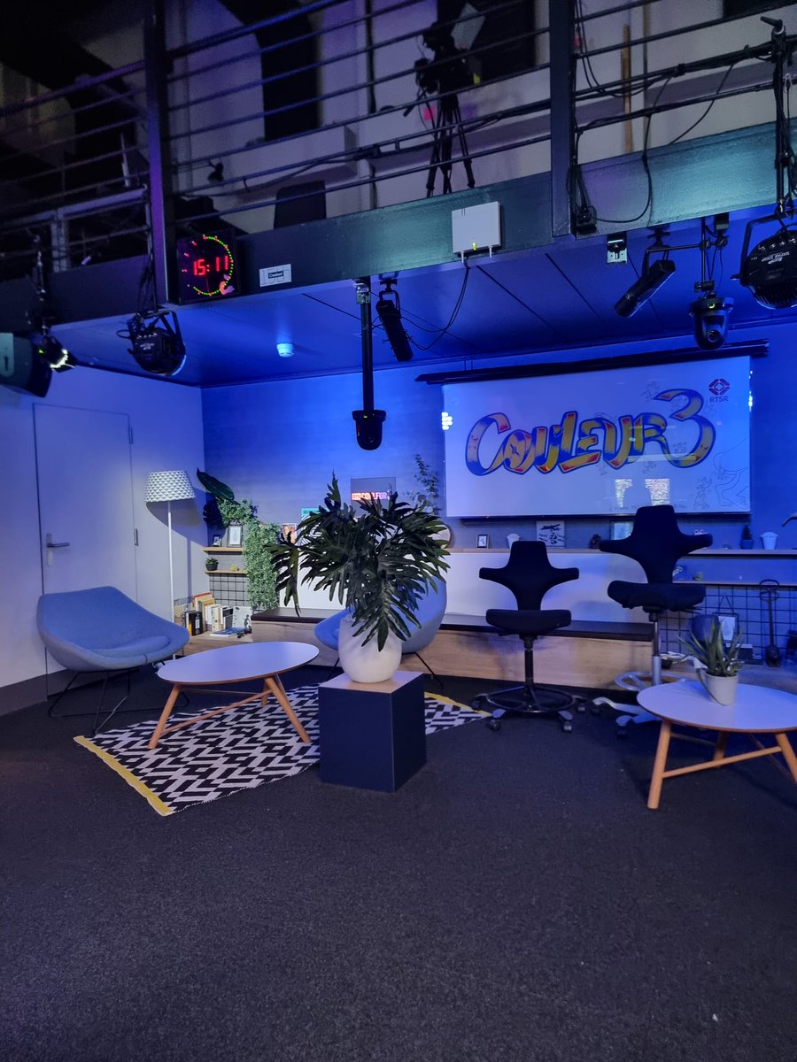 Notre codirectrice <a href="/GaelleKovaliv/">Gaëlle Kovaliv</a> est en direct sur <a href="/Couleur3/">RTS Couleur3 (compte archivé)</a> 🎤😍