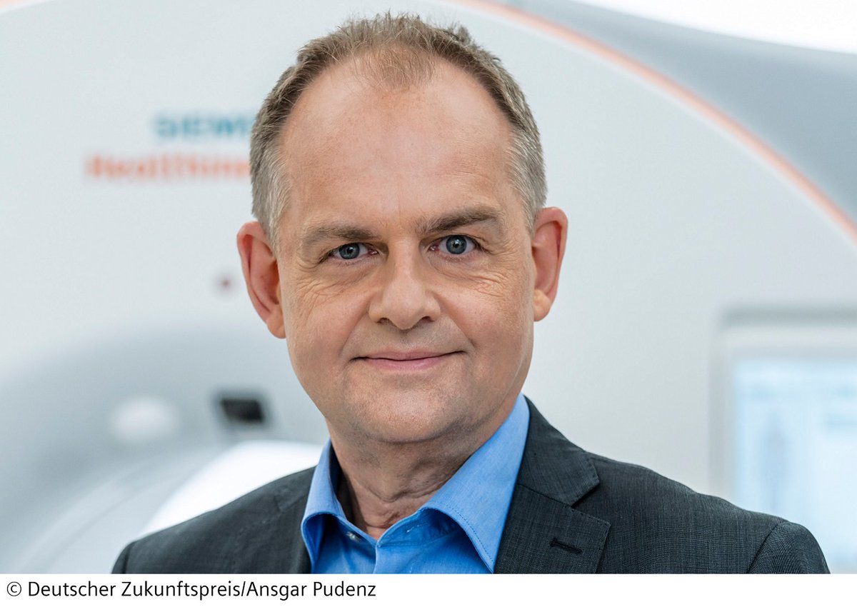 Prof. Thomas Flohr, CT expert <a href="/SiemensHealth/">Siemens Healthineers</a>, has contributed to what CT defines today. He has now been named as 1 of 2 winners of the Achenbach Pioneer Award in Cardiovascular CT presented by the Society of Cardiovascular Computed Tomography.

👉 dicardiology.com/content/societ…