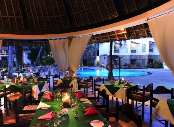 TechsavannahT's tweet photo. Twende coast 😍Bei imeshuka!!
How will you feel spending in a 5* hotel only@ Ksh.21,490🤔Amazing feeling right?
Call us today for an amazing beach life experience 👌
Call: 0705267724
Email: info@savanahtravels.com
#Holidays #techsavannah #holidaydeals #coastalliving #beach https://t.co/icVJU3Z8v5