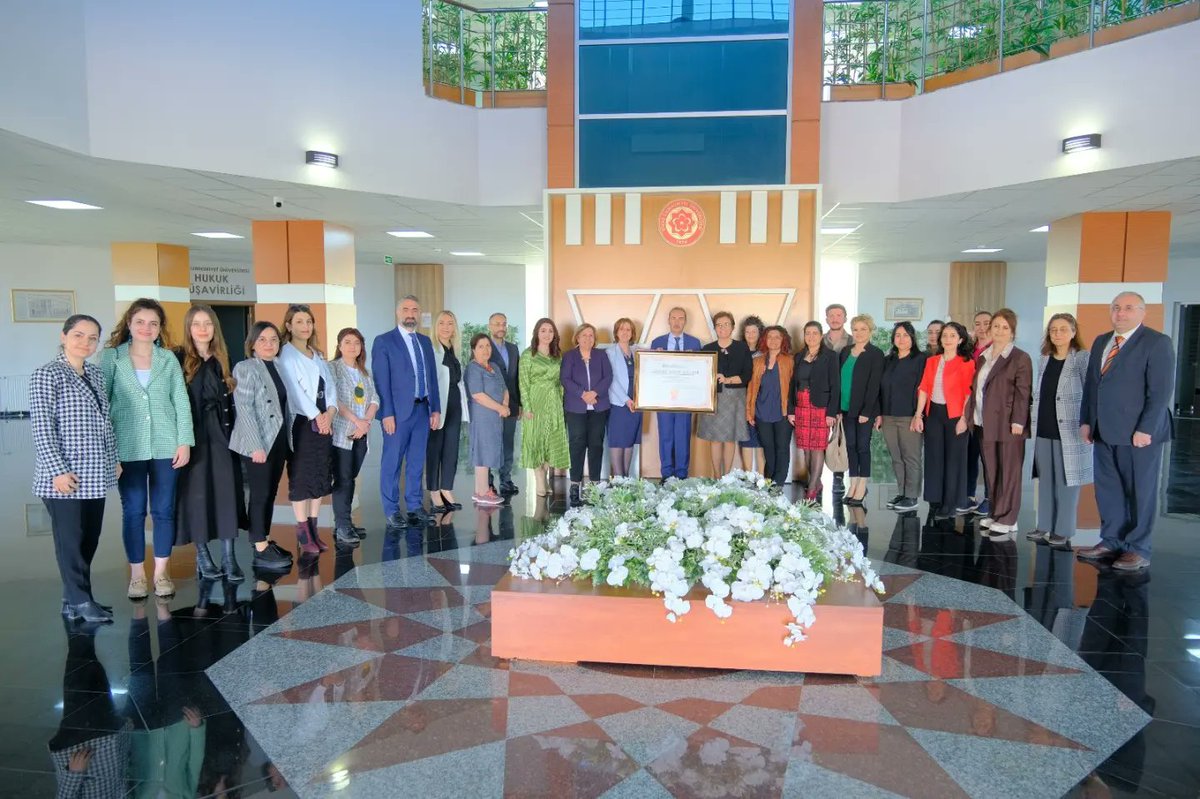 Üniversitemiz Sağlık Bilimleri Fakültesi Hemşirelik Bölümü Akreditasyon Belgesi Takdim Töreni Gerçekleştirildi

Haberin detayları için tıklayınız ⤵️
cumhuriyet.edu.tr/m/haberler-ice…