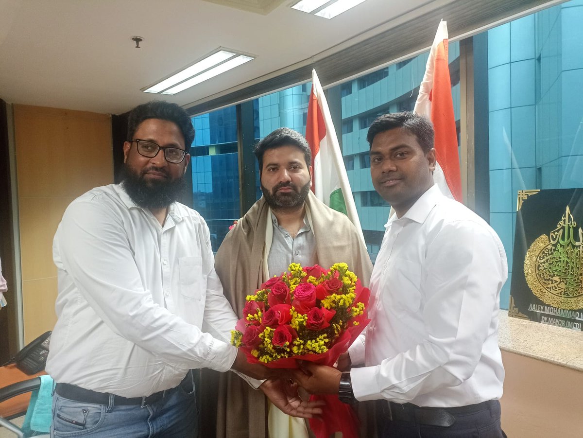 AaleyIqbal's tweet photo. Today @TeamAICO office bearers came to the office and congratulated.💐 https://t.co/DcEeERhkdS