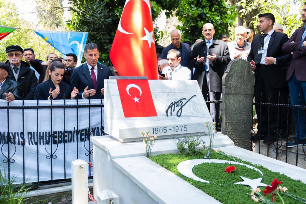DrSinanOgan's tweet photo. Adriyatik'ten Çin Seddi'ne, Tuna'dan Altay'a; Alparslan'dan Fatih'e ve Fatih'ten Atatürk'e, Türklüğü yaşatan ve yücelten atalarımızın ruhu şad olsun; #3MayısTürkçülerGünü kutlu olsun. https://t.co/7E86f67Xxx