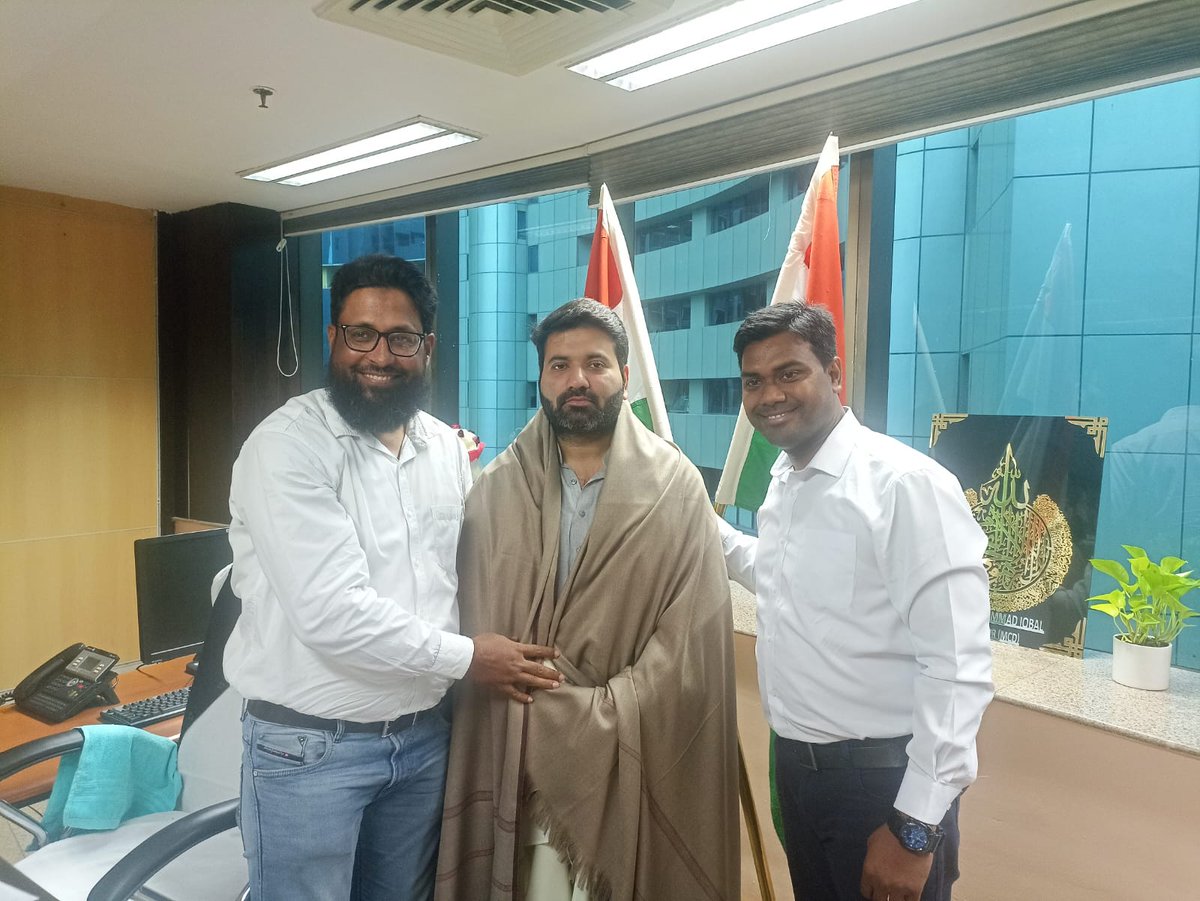AaleyIqbal's tweet photo. Today @TeamAICO office bearers came to the office and congratulated.💐 https://t.co/DcEeERhkdS