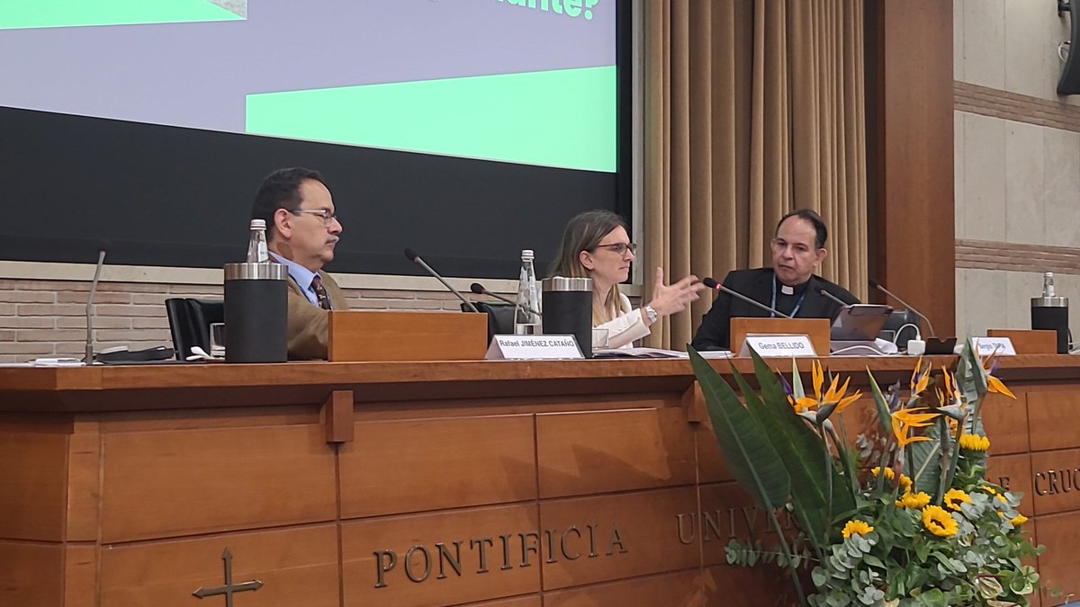 CEAvocero's tweet photo. "Hay dos cosas del contexto que siempre afectan positiva o negativamente: el contexto social y como me perciben"
@gebeac en #churchcom 
@UniSantaCroce @SergioTapia https://t.co/K1quWyasBv