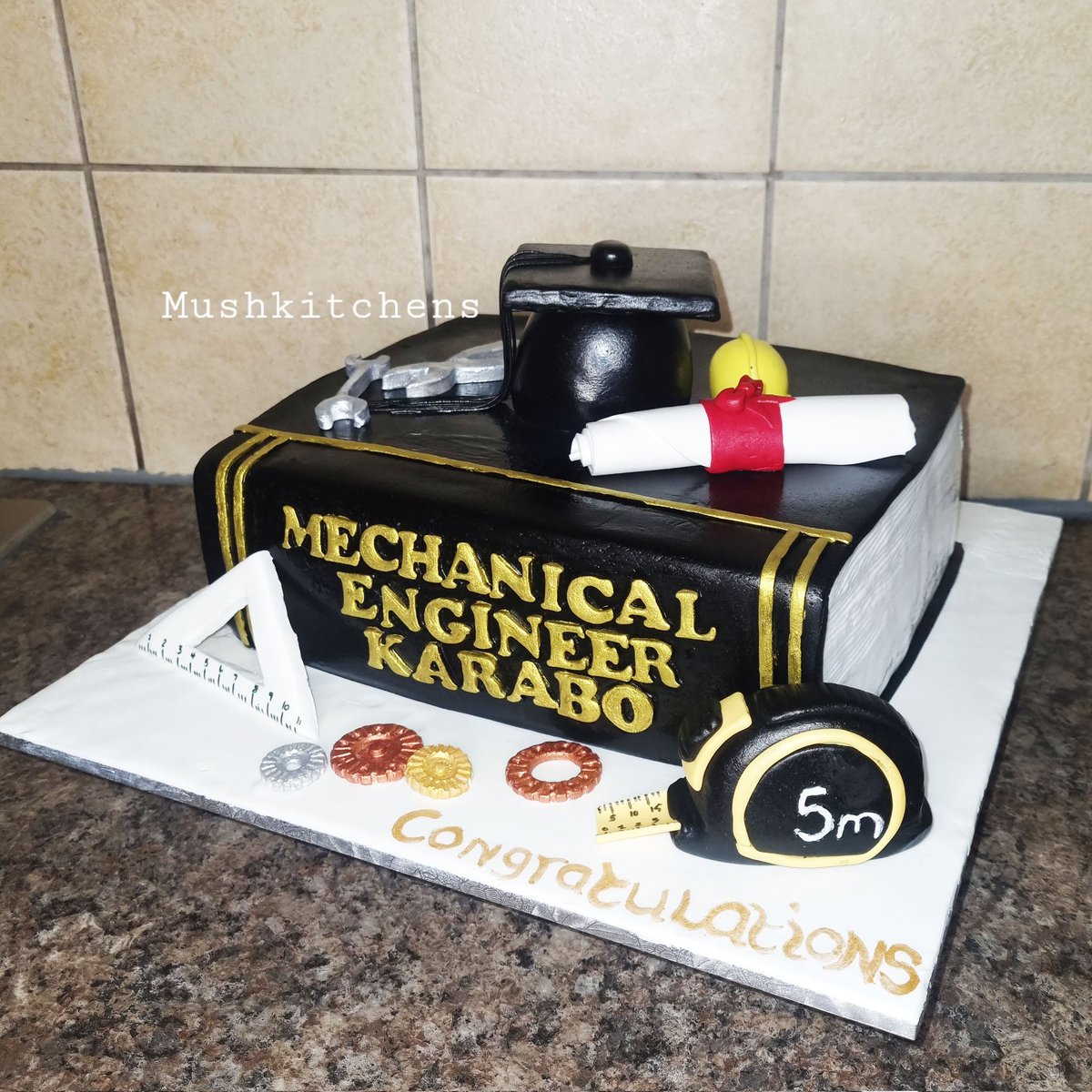 LufunoMush's tweet photo. Hi 👋,  Delicious and beautiful cakes available. I also sell desserts. For orders contact 0825268260.

#DrNandipha #FlySafair #FlySafairLuckyR9Winner #TheRiver1Magic  Mpho Simpiwe Ngema https://t.co/GwNOaHx86D
