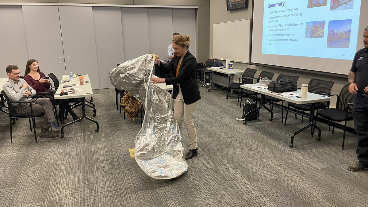 TMFPD's tweet photo. We appreciate the chance to provide safety training during wildlifes for our media partners on behalf of multiple fire agencies, and give the knowledge and tools to stay safe to report timely crisis information during emergencies. Thank you for your service to our community. https://t.co/fDb0YwXHTZ