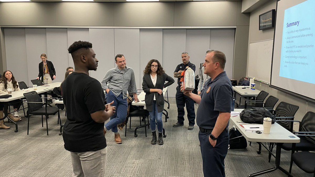 TMFPD's tweet photo. We appreciate the chance to provide safety training during wildlifes for our media partners on behalf of multiple fire agencies, and give the knowledge and tools to stay safe to report timely crisis information during emergencies. Thank you for your service to our community. https://t.co/fDb0YwXHTZ