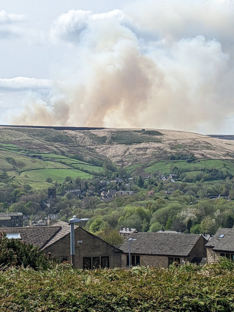 Happening again😡😡😡 more fires up on #MarsdenMoor