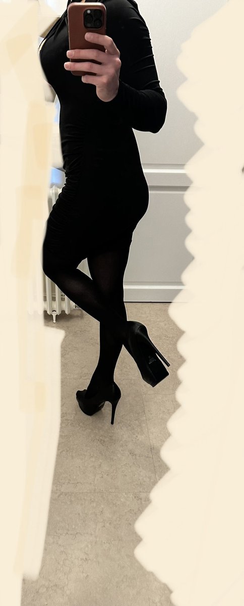 Alix0214's tweet photo. Pour les amateurs de plateforme !
#sissy #crossdresser #dress #highheels #platform #cuckold #trainingheels https://t.co/QBj6hHFLNT