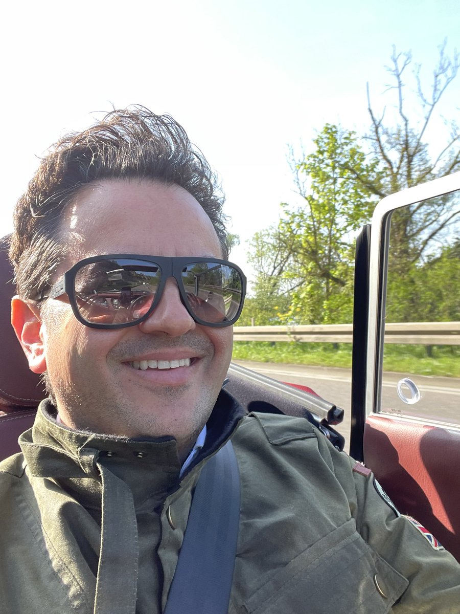 PanaMcMorgan's tweet photo. Summer is in the air! NoRMan is happy, too! 
PS: mind the gap 😂 who finds the gap? Write it in the comments 👍🏻
#mindthegap #morgan #morganmotors @morganmotor #plusfour #plussix #morganplus #summeriscomming https://t.co/cDQQ1bNFrh