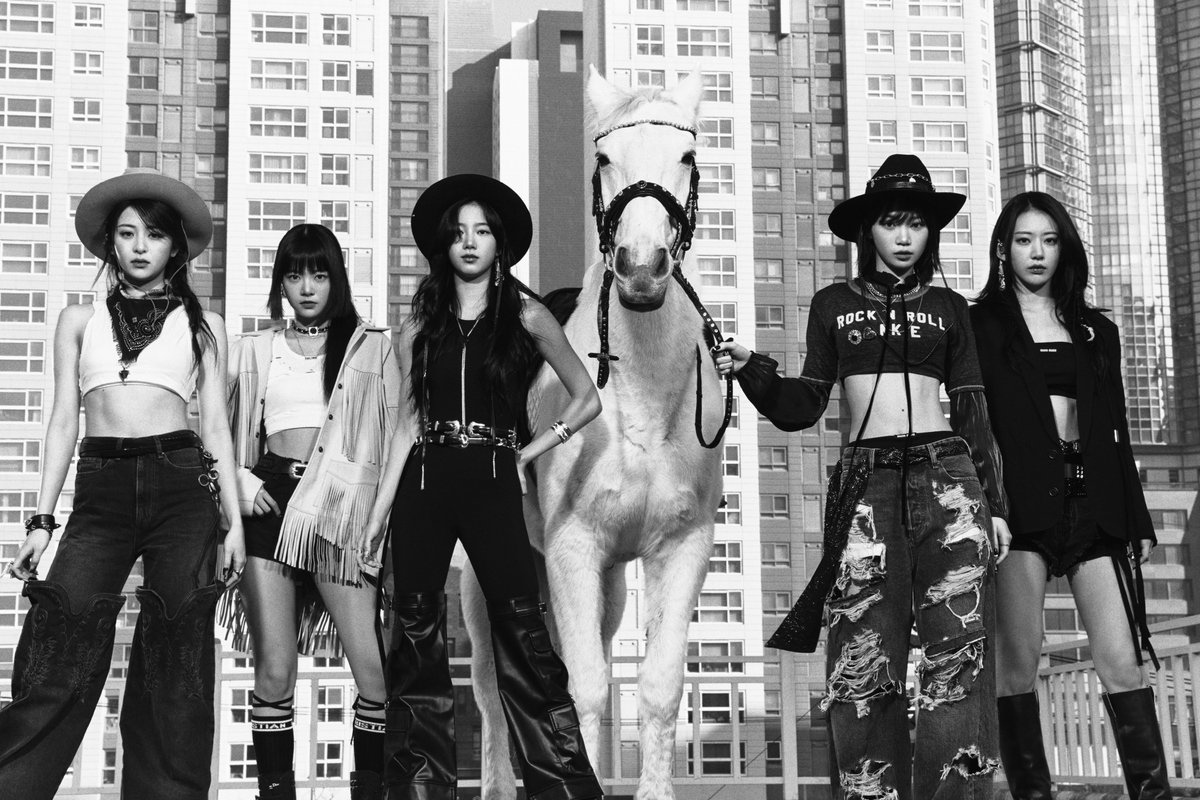 .<a href="/le_sserafim/">LE SSERAFIM</a> and <a href="/nilerodgers/">Nile Rodgers</a>' "Unforgiven" reaches a new peak of #48 on the global Spotify chart with 1.97 million streams. It's the group's highest charting song, passing "ANTIFRAGILE".
